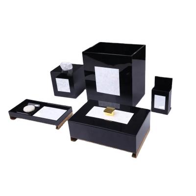 China Sustainable Modern Acrylic Luxury Hotel Bathroom Accessories Set For 5-Piece for sale