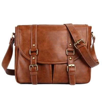 China Custom Made Genuine Leather Korean Style Men's Bag High Quality Fashion Sling Retro Messenger Bags for sale