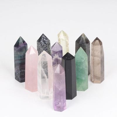 China Quartzo claro da rocha seis chakra das bordas que curam Crystal Points Wands à venda