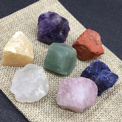 China 30mm Gravel Rough Seven Crystal Tumble Stones for sale