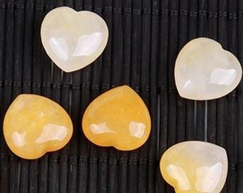 China Love Heart shaped Tumbled 30mm Yellow Aventurine  Jade Stone heart for sale