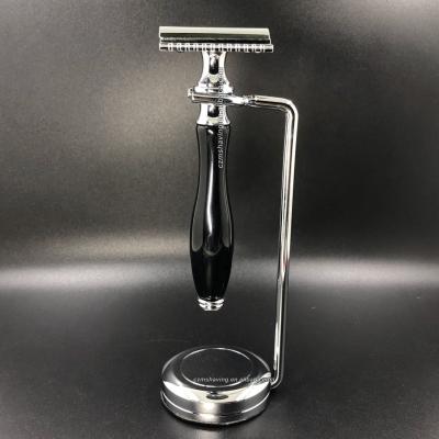 China Single Blade Men Shaving Set Black Resin Chrome Plastic Handle Stand Up Double Edge Safety Razor for sale