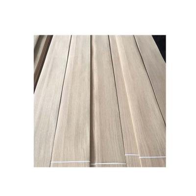 China Various Modern Styles 0.6 Natural Oak Ebony Wood Veneer Natural Veneer for sale