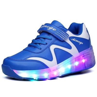 China 2018 durable/comfortable/fashionable new design led outsole kids roller skate shoes for sale