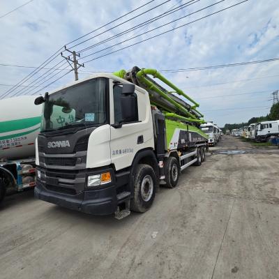 China Front Lifting Style Sinotruk Chassis Pump Trucks Load Capacity 21-30t Seats ≤5 for sale