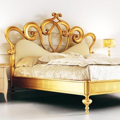 China Ornate Well Elaborate Classic Elegant European Style Carving Birch Wood Gold Crown Leaf Bed for sale