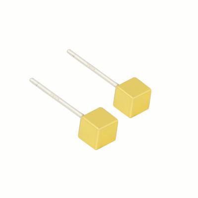 China Cute Simple Gold Girl Daily Wear Stud Earring 925 Sterling Silver Needle Cube Hypoallergenic Earrings for sale