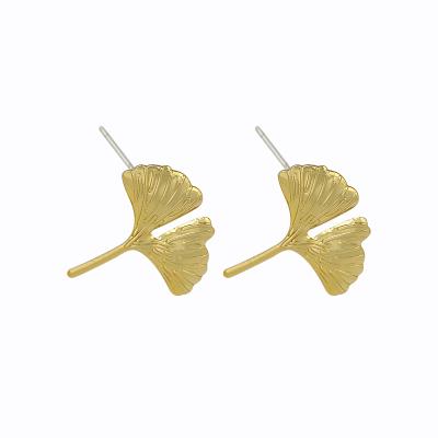 China Cute Girl Gold Daily Wear Stud Earring 925 Sterling Silver Needle Ginkgo Hypoallergenic Earrings for sale