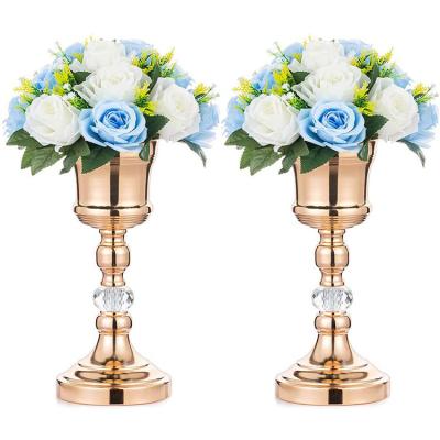 China Diamond Crystal Wedding Center Candelabra Metal Home Decoration Candelabra Table Centerpiece Modern Simple Candelabra Decoration for sale