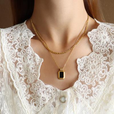 China New Vintage Acrylic Black Shell Double Layer Necklace 18k Gold Stainless Steel Layered Necklace for sale