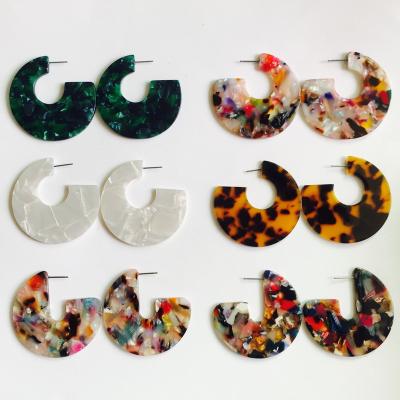 China Cellulose Acetate Earring Fashion Resin Printing Leopard Acetate Circle Big C Shape Earring Stud Earrings for sale