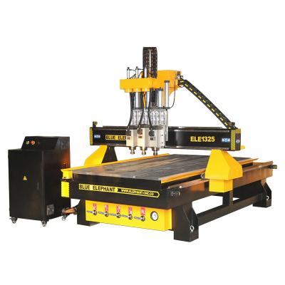 中国 MDF Three Axis ATC CNC WOOD ACRYLIC ALUMINUM Router For Cabinet Cutting,Three Cut CNC Router With 200mm Rotary Attachment 販売のため