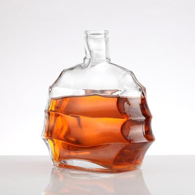 China Eco-friendly Recyclable 750ml Whiskey Premium Vodka Bottle Empty Glass Supplier for sale