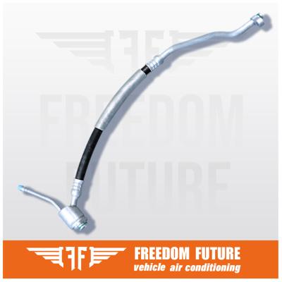 China manguera de aspiración de aire acondicionado de automóvil flexible 64538377108 Adaptación para 96-03 BMW Serie 5 2.4L en venta