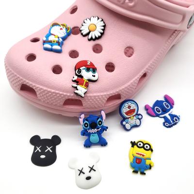 China Clog Charm Hot Selling Children Cartoon Dingdang Cat Clogs Charm Stizi Yellow Man Bear Child Crocodile Shoes Small for sale