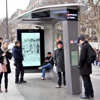 China Modern Outdoor Street Metal Smart Bus Stop And Digital Signage for sale