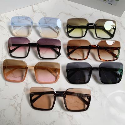 China Fashion Sunglasses 2022 Wholesale Luxury Trendy Ladies Sun Glasses Fit Oversized Women Sun Glasses Sun Glasses for sale