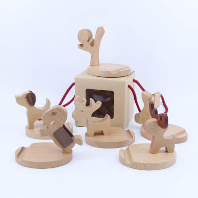 China New Europe Cartoon Beech Wood Factory Customized Animal Desktop Wooden Crafts for sale