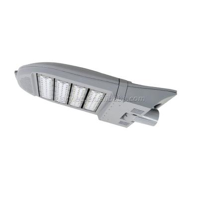 China ROAD C 100-240V LED Street Light, IP66 Safety Outdoor Commercial Lighting Fixture For Parks, Road, Pathway for sale