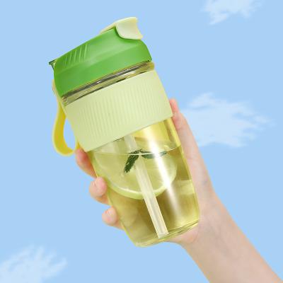 China High Viable Borosilicate Glass Coffee Tea Mug 500ml Viable Creative Cup, Portable Glass Water Bottle With Straw for sale