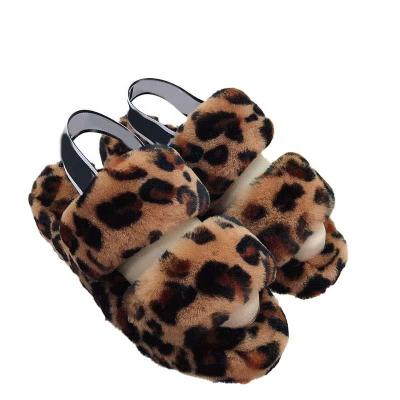 China Light Weight 2020 Summer Sale Ultra-Warm Woolen Lady Slippers Women Thick Hairy Soft Straps Two Slides for sale