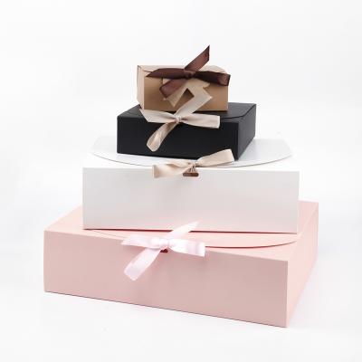 China Luxury Recycled Materials Valentine's Day Gift Magnetic Cardboard Boxes Packaging Jewelry Chocolate Dressing Box With Ribbon Closure for sale