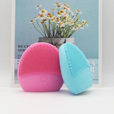 China Anti-Puffiness Mini Electric Facial Deep Cleansing Brush Silicone Smart Facial Cleansing Device for sale