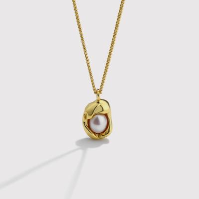 China Environmental Friendly Vintage 925 Sterling Silver Shell Pearl Irregular Gold Plated Pendant Necklace For Women for sale