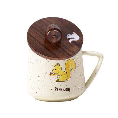 China Lid Squirrel Mug Novelty Lid Novelty Shape Gift Viable Acron Mug Art for sale