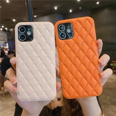 China Luxury Anti-drop diamond pattern tpu phone cases slim fit vintage cell phone case for iphone 12 12 pro 11 max max xs xs xs 8 xs 7 plus for sale