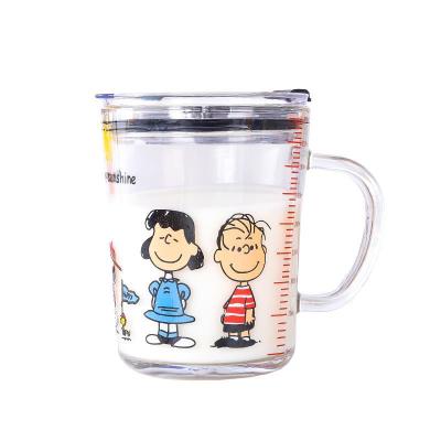 China 400ml Children's Milk Snoopy Coffee Mugs Customized Cute Cartoon Children's Glass Cup With Lid And Straw for sale