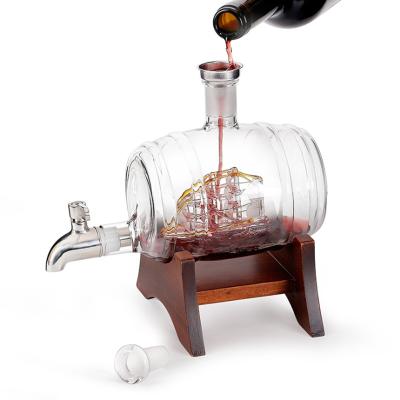 China 1000ml Wine Barrel Whiskey Glass Decanter with Vessel and Spit for Liquor Wine Wine Whiskey Brandy Bucket Glass with Wooden Base for sale