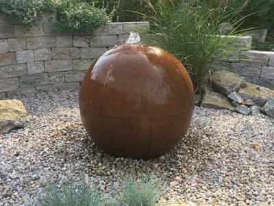 China Outdoor Rusty Corten Steel Garden Fountain Ball Shaped Waterfall for sale