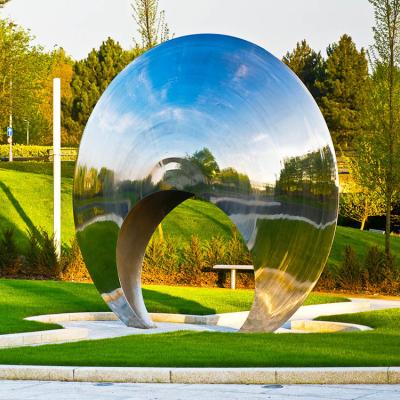 China Moongate-Edelstahl-Skulptur spiegelte Garten-Skulptur CER Standard wider zu verkaufen