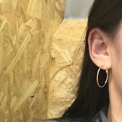 China TRENDY Contemporary Top Selling Extra Large Elegant Silver Round High Quality Gold Hoop Earrings Do Not Tarnish for sale