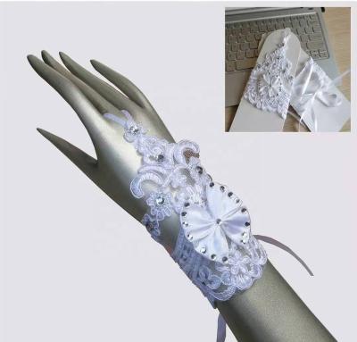 China Sample GV011 Fingerless for Wedding-free gloves lace up long Open-fingered with big fashion bridal lace ivory gloves for sale