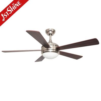 China Metal Lamp Body Material 52 Inch Ceiling Fan with Remote Control and 360 Degree Rotation for sale