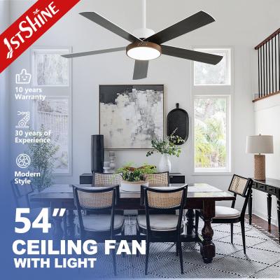 China Lower Noise DC Motor Ceiling Fan Light with 6 Speed Remote Control White Housing for sale