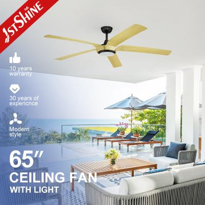 Chine Lumière LED 3 couleurs plus grande 5 lames ventilateur de plafond Lampe en plastique à vendre