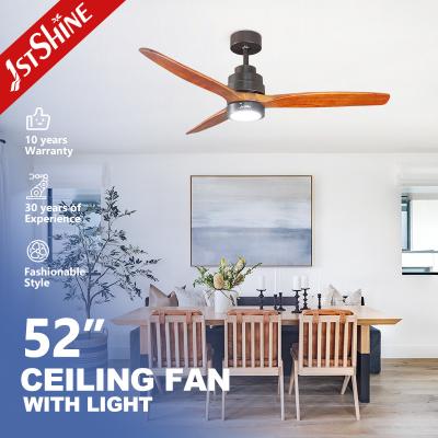 Chine Ventilateur de plafond LED de cuivre/métal/bois de 52 pouces avec conception de lumière naturelle à vendre