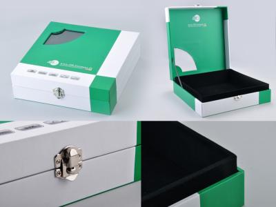 China Cajas de empaquetado de lujo del Libro Blanco verde y, cajas de la maleta del regalo con la cerradura del metal en venta