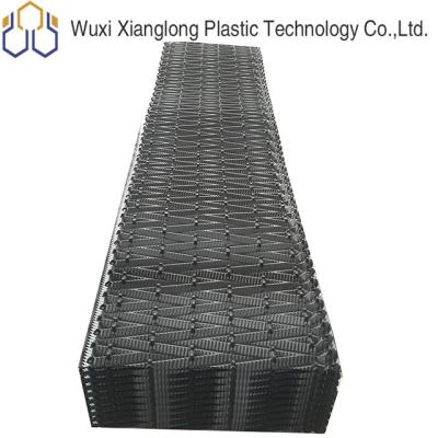 Chine Les ailerons de tour de refroidissement de PVC bloquent le gris noir transversal des médias 750X2000mm d'écoulement à vendre