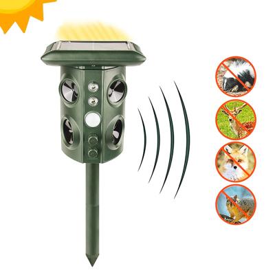 China Viable Outdoor Farmland Garden Cats Dogs Stacks Mole Bird Rats Solar Animal Reflector Ultrasonic Animal Repellent Device for sale