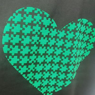 China Custom Garment Production Flock Green Heart Heat Transfer Printing Heat Transfer Logo On Clothes for sale