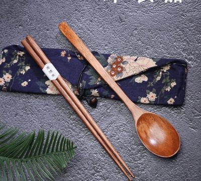 China Japanese Style Reusable Wooden Utensils Household Wooden Chopsticks And Spoon Set for sale