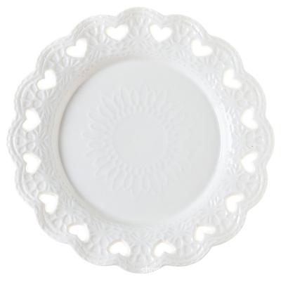 China Pure White Heart Shaped Ceramic Hollow Dish Houshould Viable European Embossed Ceramic Dessert Dish for sale