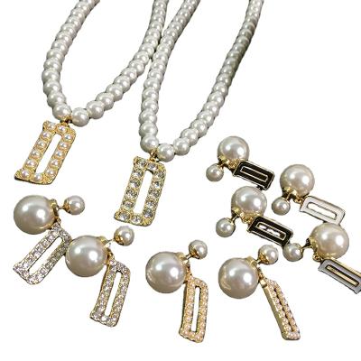 China 2021 wholesale TRENDY for Women Gold cc Designer Luxury Brand Capital Initial Letter D Dirll Pearl Necklace Set for sale