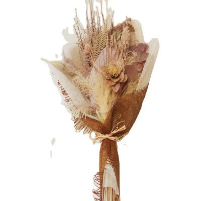 China Slulaoo natural touch pampas gress dried flowers real eucalyptus leaves bouquet combination party wedding decoration for sale