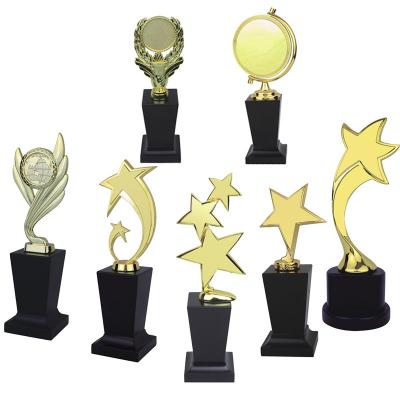 China Europe Souvenir Suppliers Use Customized Metal Award Mini Star Trophy / Zinc Alloy Trophy Cup for sale