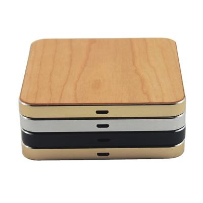 China 2020 New Product Hotsale Mobile Phone Portable Round Wood Wireless Charger for sale